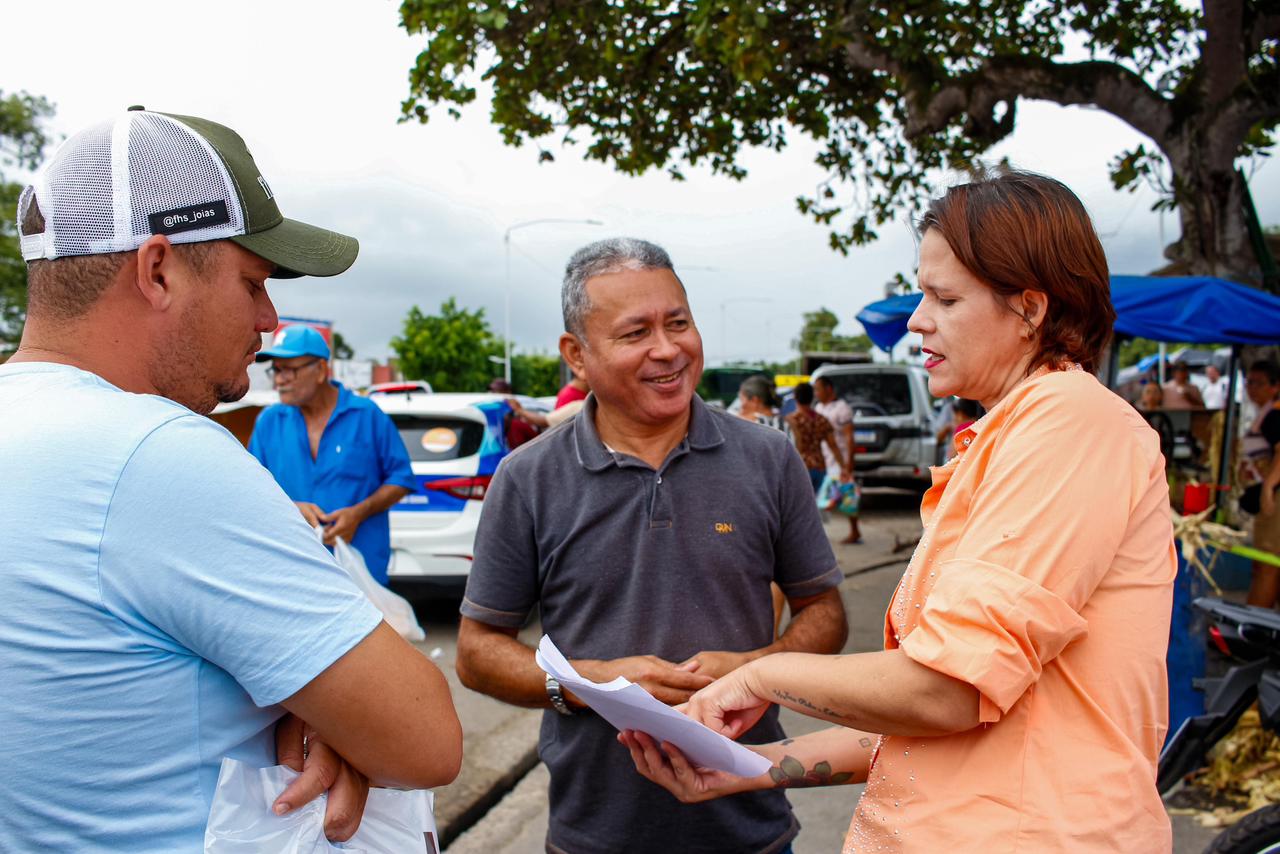Prefeitura de Atalaia realiza ação do Maio Laranja na Feira Livre do José Paulino